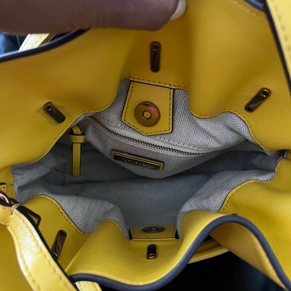 Tory Burch mini drawstring chevon bag - Picture 4 of 5